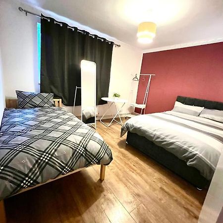 Private Room With Two Beds Near Central לונדון מראה חיצוני תמונה